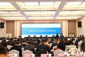 这个游戏躺平也能发育！《万国觉醒》祝你新春快乐！